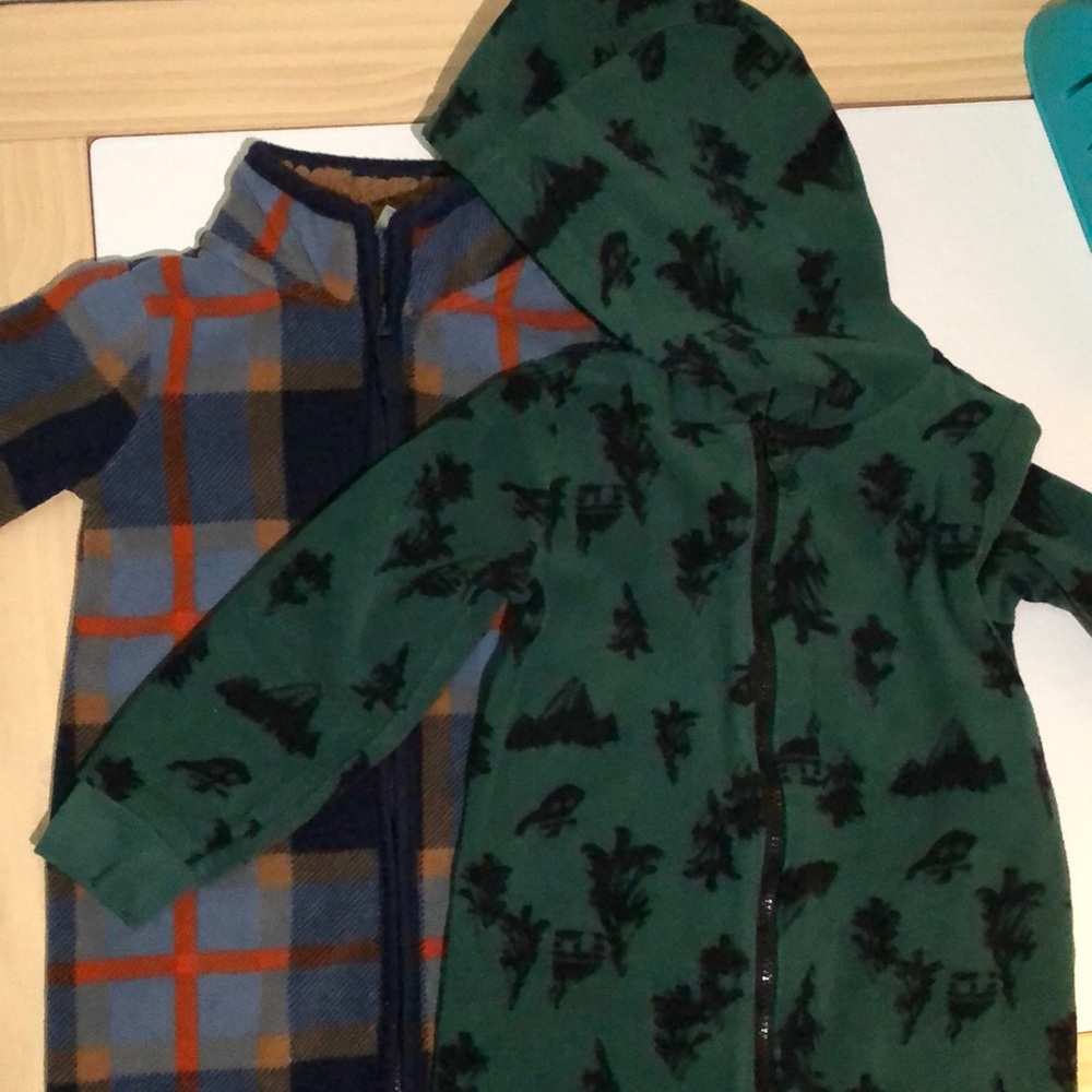 Carters bundle size 24months - Picture 2 of 8